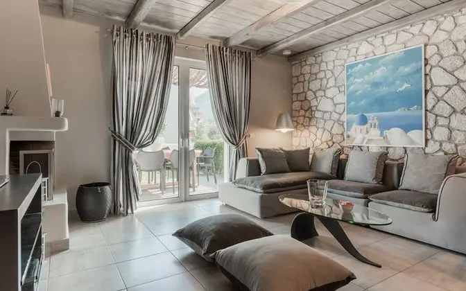 Villa (Christine)