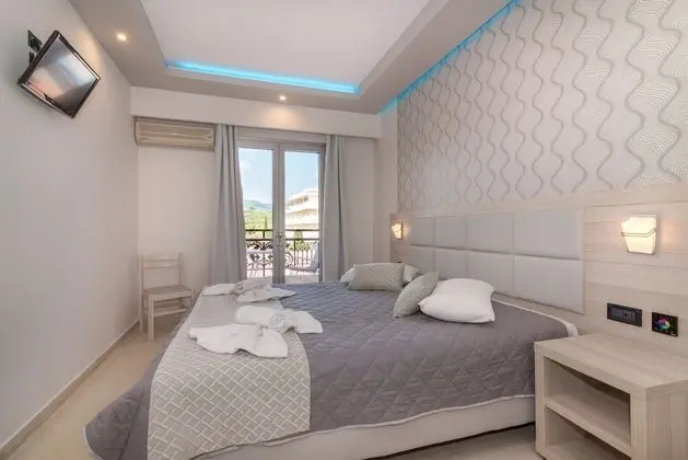 Superior Üç Kişilik Oda, Balkon