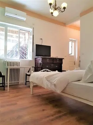 Basic Oda, 2 Tek Kişilik Yatak (Tzefania apartments 104)