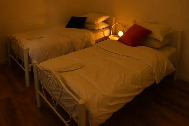 Basic Oda, 2 Tek Kişilik Yatak (Tzefania apartments 104)
