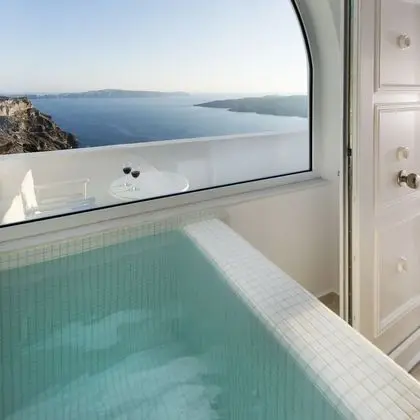 Junior Süit, Sıcak Su Küveti