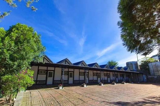 Dört Kişilik Oda, Manzaralı (- H )