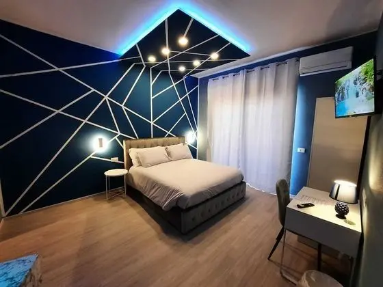 Luxury Tek Büyük Yataklı Oda