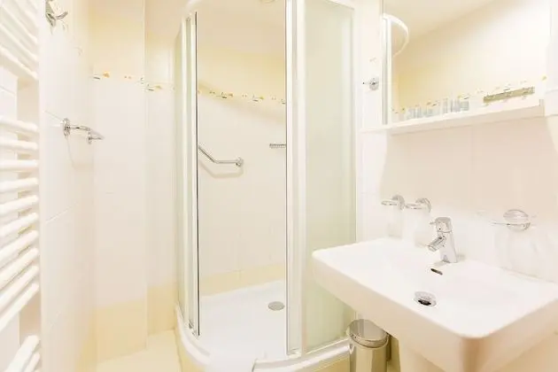 Standard Tek Kişilik Oda, Banyolu/Duşlu