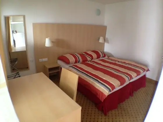 Tek Büyük Yataklı Oda, 1 Çift Kişilik Yatak