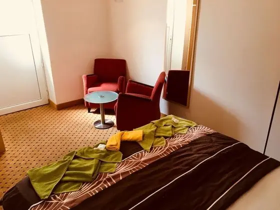 Tek Büyük Yataklı Oda, 1 Çift Kişilik Yatak