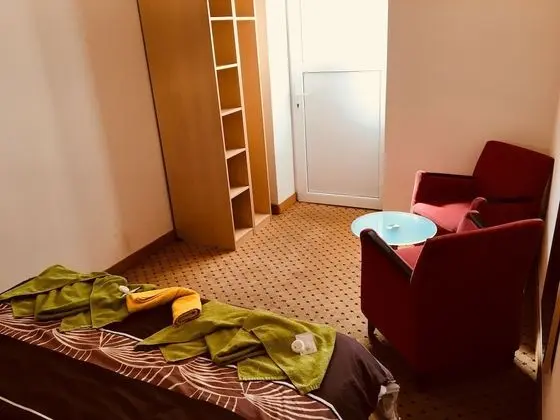 Tek Büyük Yataklı Oda, 1 Çift Kişilik Yatak