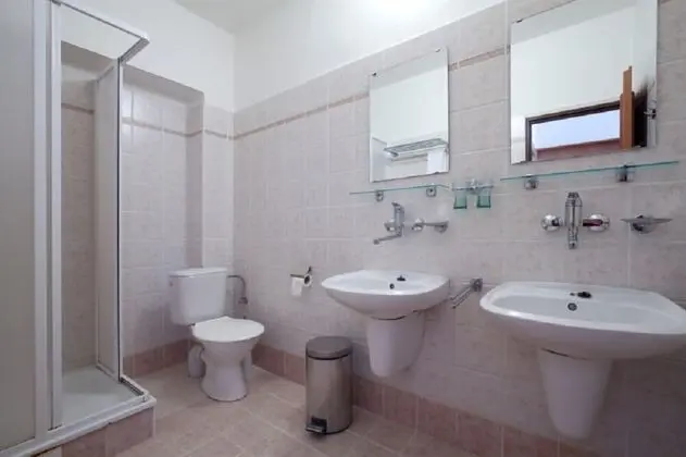 Economy Tek Büyük Yataklı Oda, Ortak Banyo