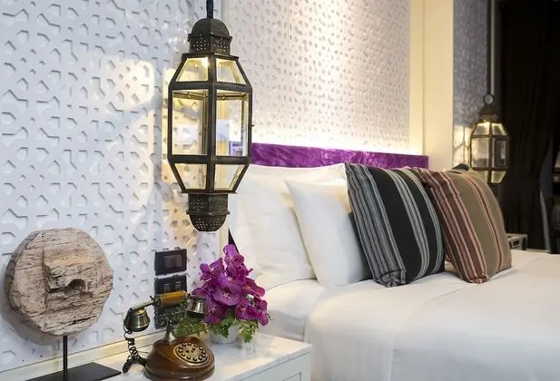 Deluxe Oda, Küvet, Havuz Manzaralı