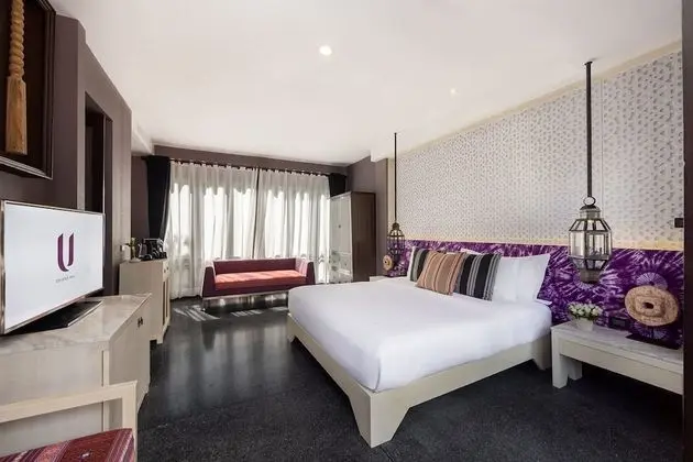Deluxe Oda, Küvet, Havuz Manzaralı