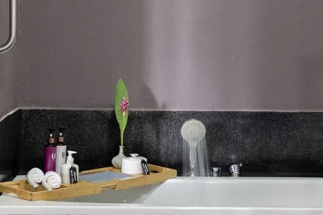 Deluxe Oda, Küvet, Havuz Manzaralı