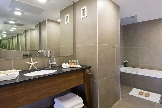 Deluxe Oda, Balkon, Kule