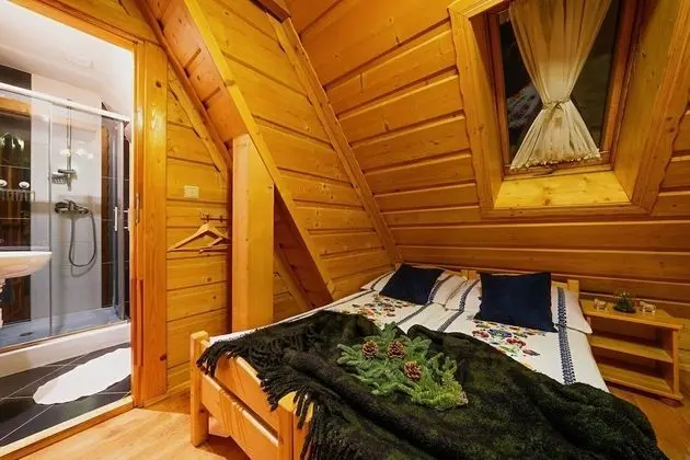 Tek Büyük veya İki Ayrı Yataklı Oda