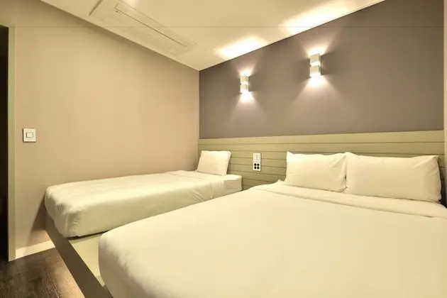 Standard Üç Kişilik Oda, Şehir Manzaralı