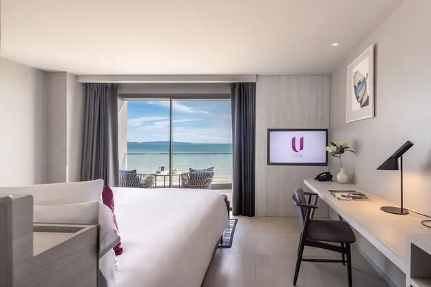 Deluxe Panoramic Seaview