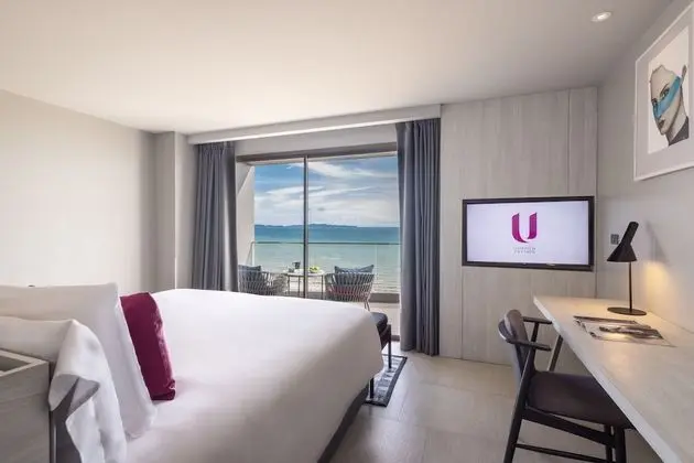 Deluxe Panoramic Seaview