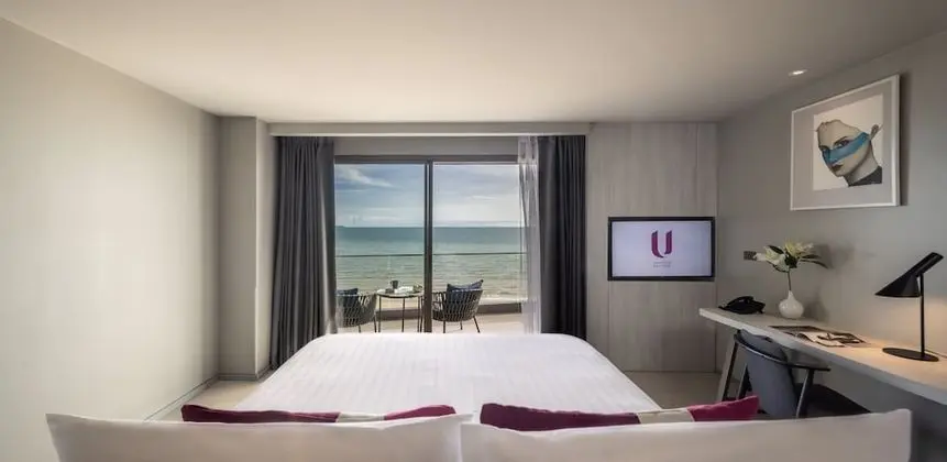 Deluxe Panoramic Seaview