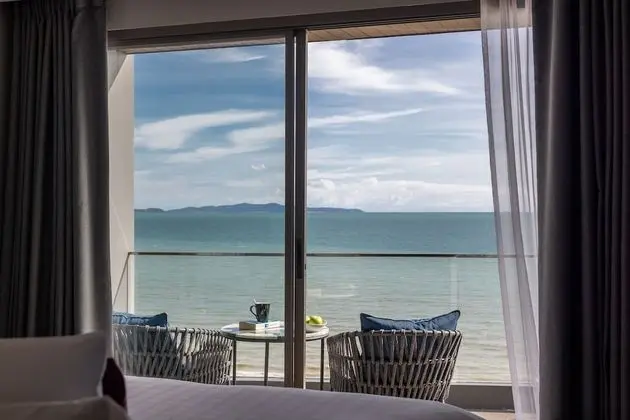 Deluxe Panoramic Seaview