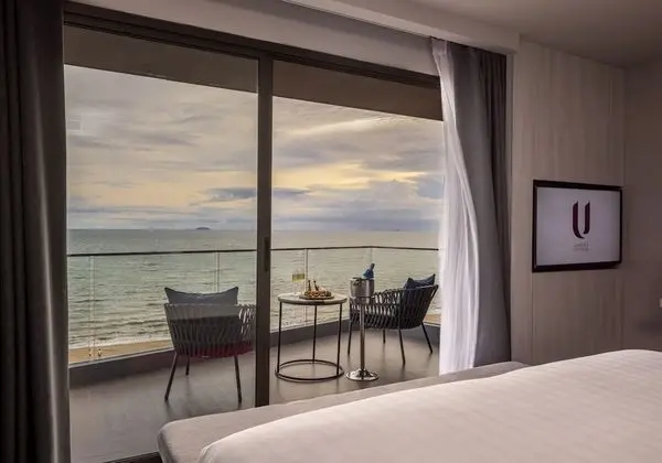 Deluxe Panoramic Seaview