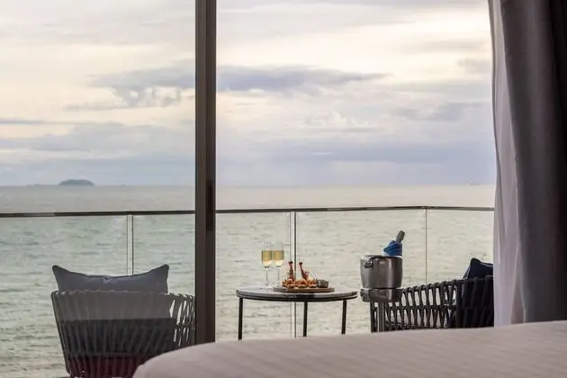 Deluxe Panoramic Seaview