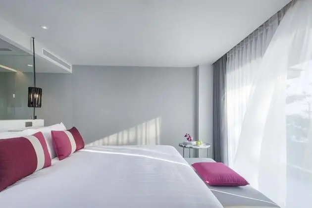 Deluxe Room with Sea View