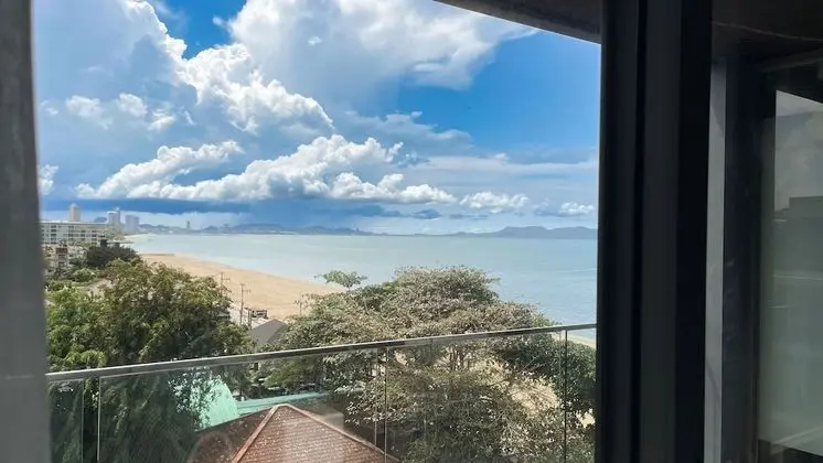Deluxe Room with Sea View