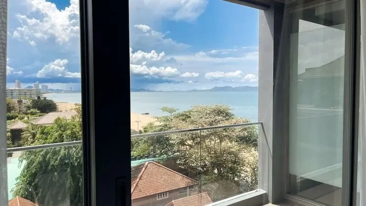Deluxe Room with Sea View