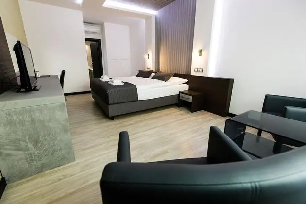 Grand Tek Büyük veya İki Ayrı Yataklı Oda (Large Bathroom)