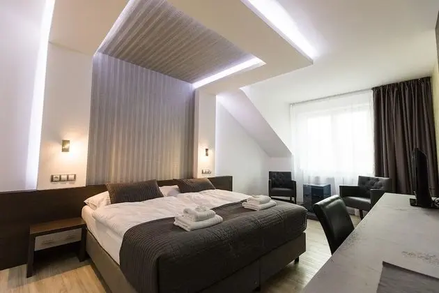 Grand Tek Büyük veya İki Ayrı Yataklı Oda (Large Bathroom)