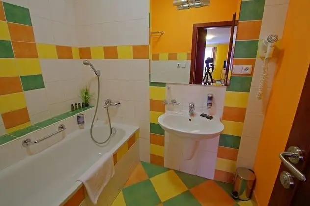 Tek Büyük veya İki Ayrı Yataklı Oda