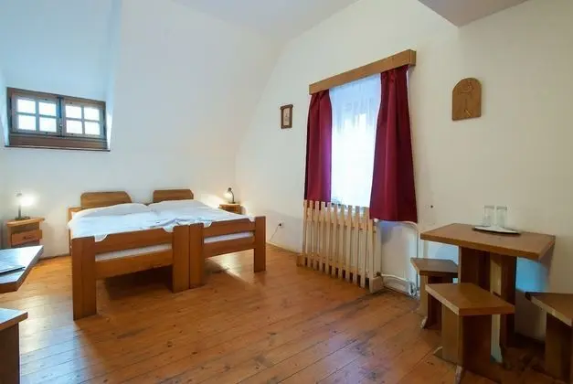 Tek Büyük veya İki Ayrı Yataklı Oda