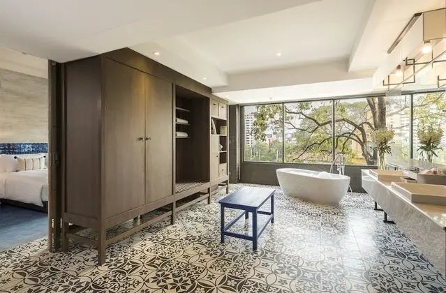 One Bedroom Family Suite (24 Hours Use of Room)