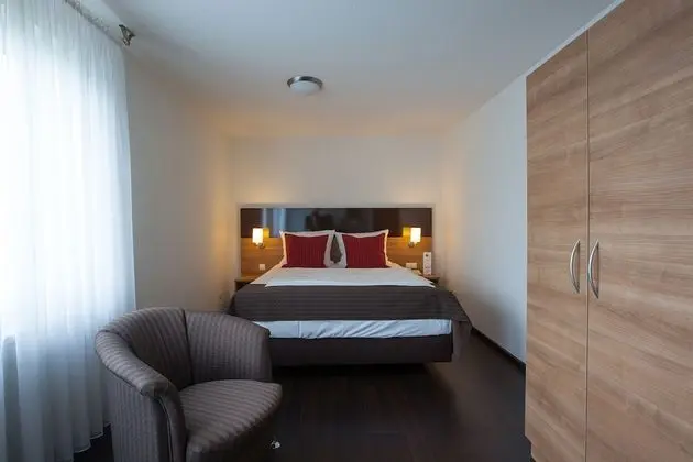 Basic Tek Büyük Yataklı Oda, 1 Büyük (Queen) Boy Yatak