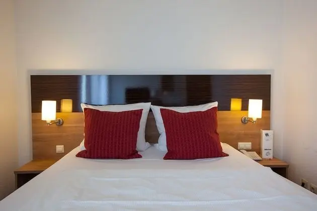 Basic Tek Büyük Yataklı Oda, 1 Büyük (Queen) Boy Yatak