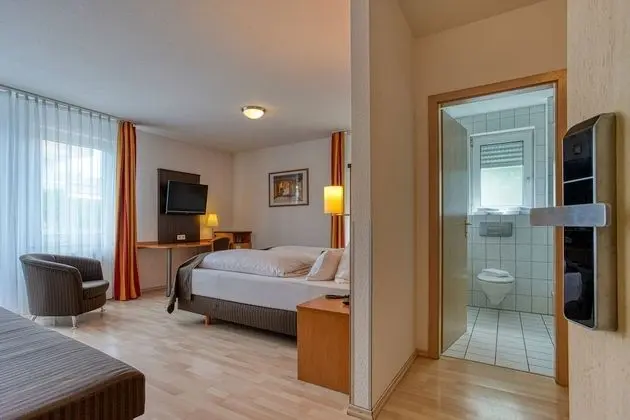 Basic Tek Büyük Yataklı Oda, 1 Büyük (Queen) Boy Yatak