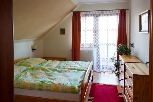 Comfort Apart Daire, 3 Yatak Odası, Balkon, Bahçe Manzaralı
