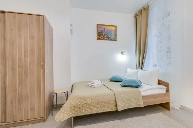 Tek Büyük Yataklı Oda, Ortak Banyo (Big)