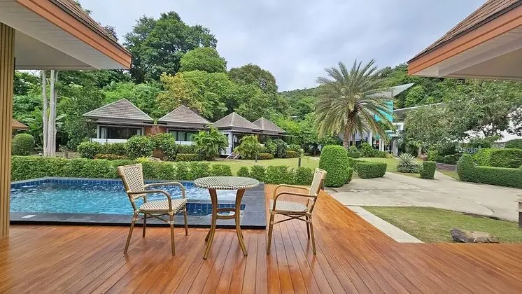 Family Pool Villa