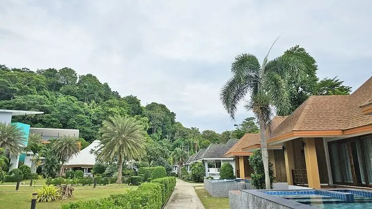 Family Pool Villa
