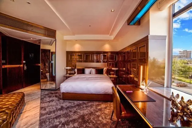 Deluxe Tek Büyük Yataklı Oda