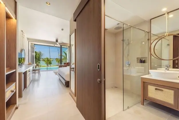 Deluxe Seaview