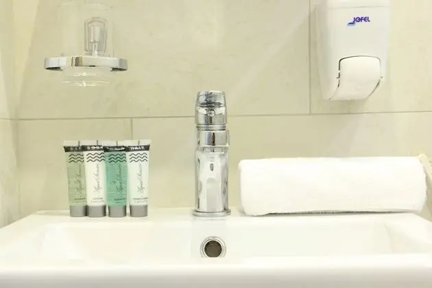 Comfort Tek Büyük Yataklı Oda