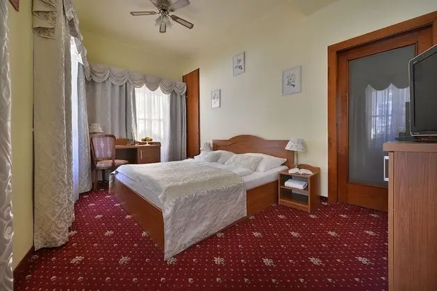 Tek Büyük veya İki Ayrı Yataklı Oda