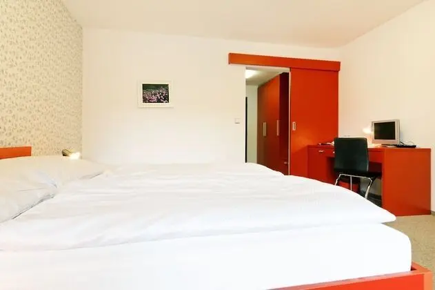 Deluxe Tek Büyük veya İki Ayrı Yataklı Oda, Balkon, Avlu