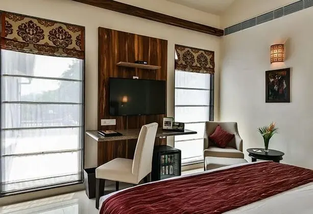 Royal Villa, 4 Yatak Odası, Kişiye Özel Havuzlu, Bahçeli