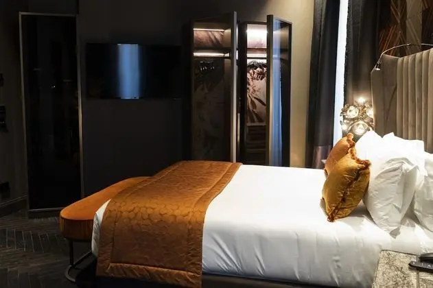 Classic Tek Büyük Yataklı Oda