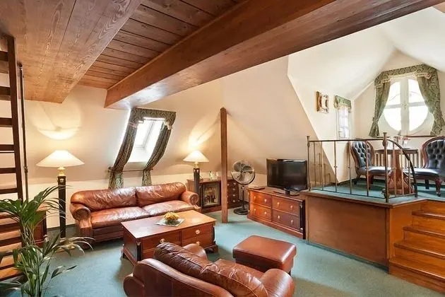 Deluxe Tek Büyük Yataklı Oda