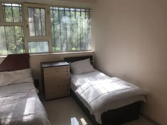 Basic Üç Kişilik Oda, Birden Çok Yatak, Bahçe Manzaralı