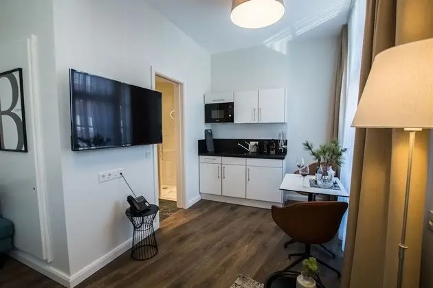 Apart Daire, 1 Büyük (Queen) Boy Yatak, Sigara İçilmez, Şehir Manzaralı (M)