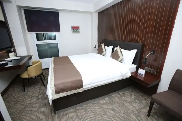 Standard Tek Büyük Yataklı Oda